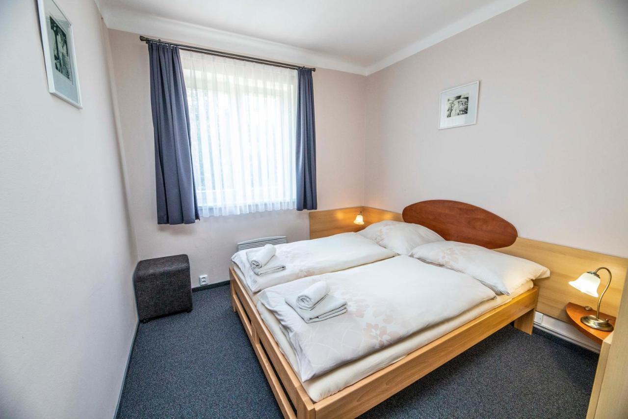 Parkhotel Skalni Mesto Jičín Kültér fotó