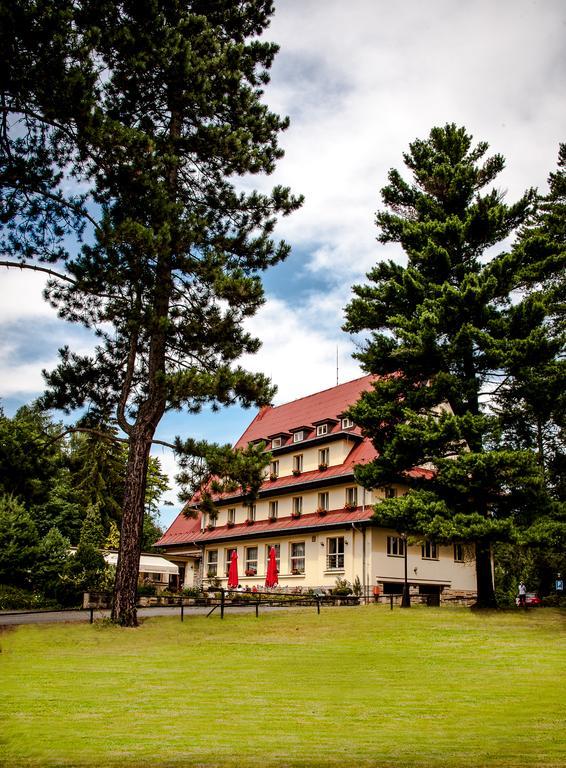 Parkhotel Skalni Mesto Jičín Kültér fotó