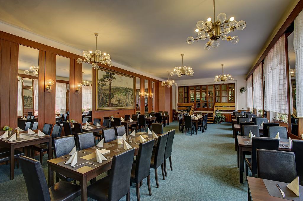 Parkhotel Skalni Mesto Jičín Kültér fotó